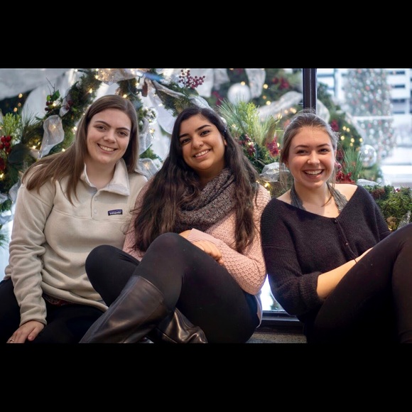 Meet your Posher, Laura! - Picture 5 of 5